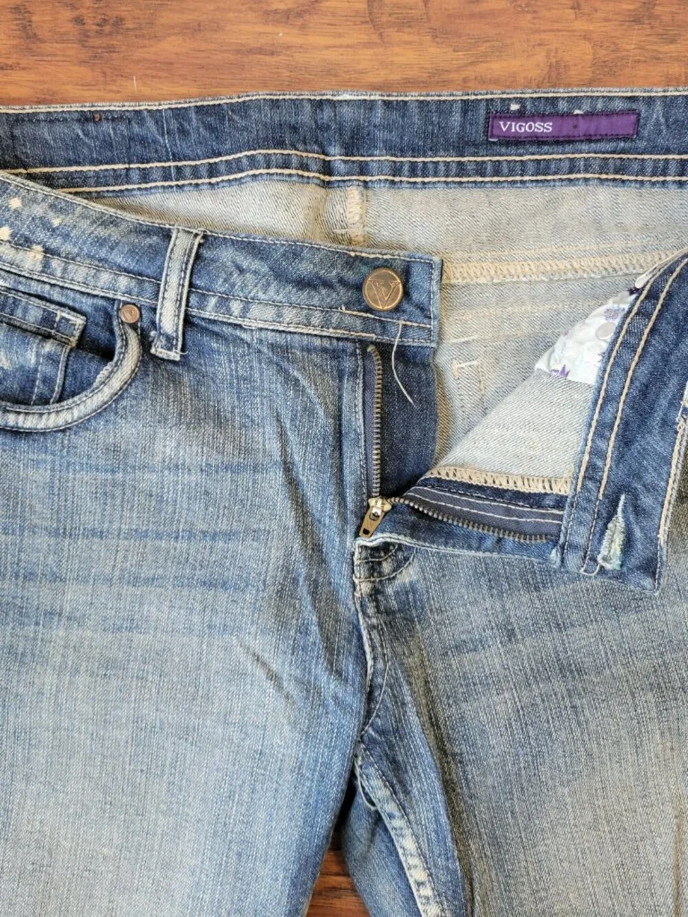VIGOSS Light Blue Denim Frayed Hem Bleach Spot Long Bermuda Shorts sz 11 EUC